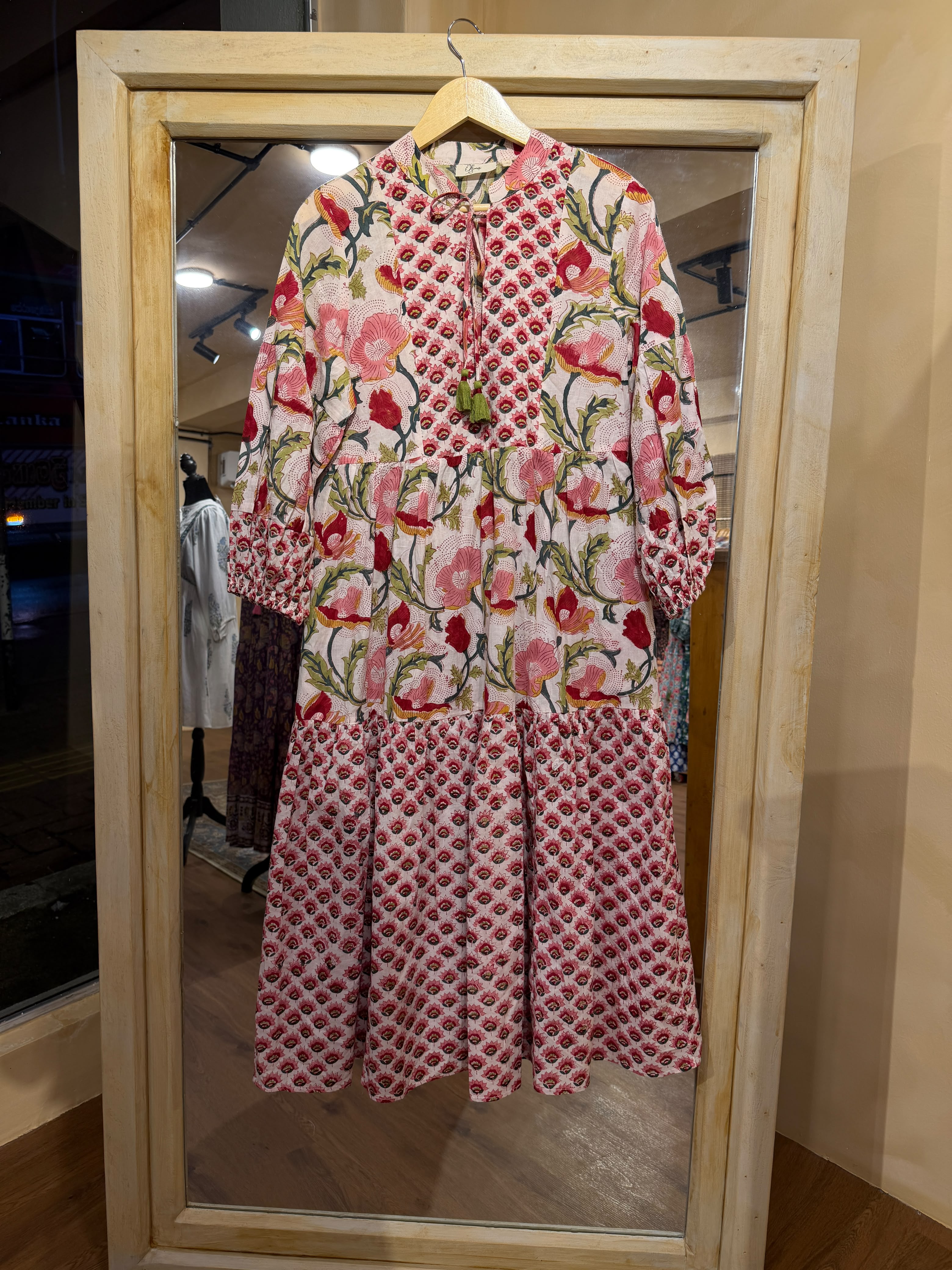 Aurelia - Mecuria Collection